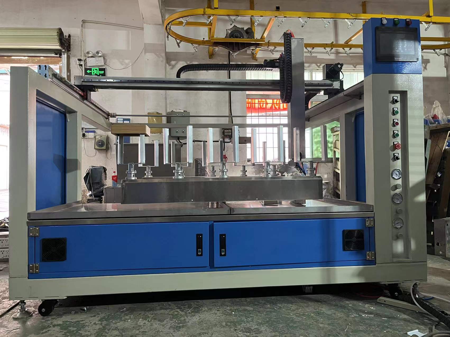 五轴木盒喷涂机