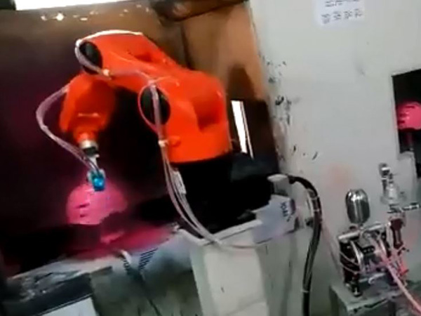 头盔自动喷漆线