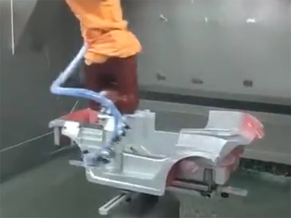 汽车扶手箱喷涂