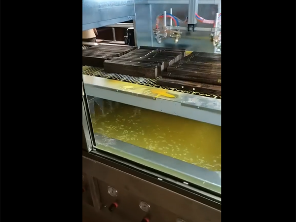 木盒平面喷涂带烘干